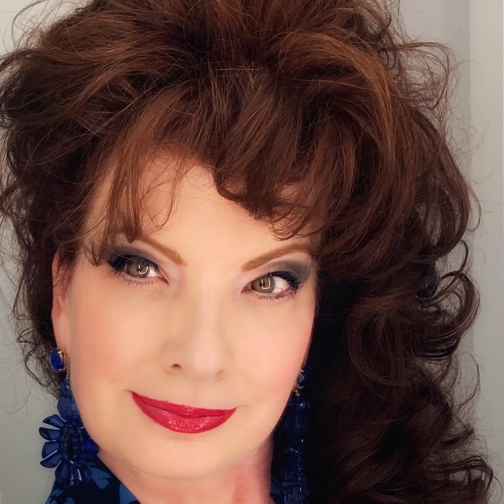 Meet your Posher, Paula